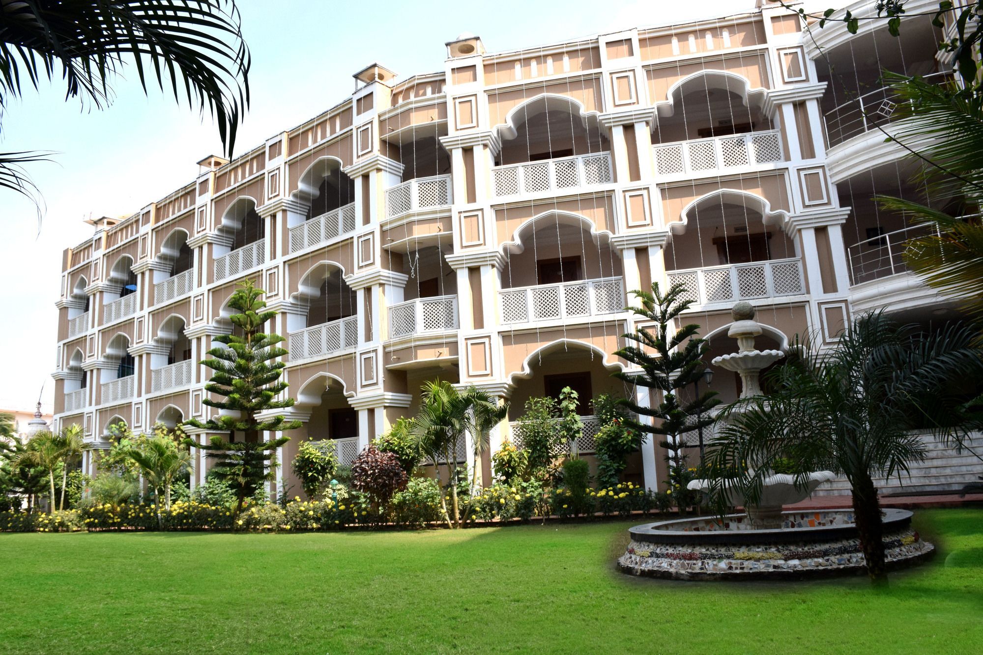 Lucky India Royal Heritage Puri Exterior photo